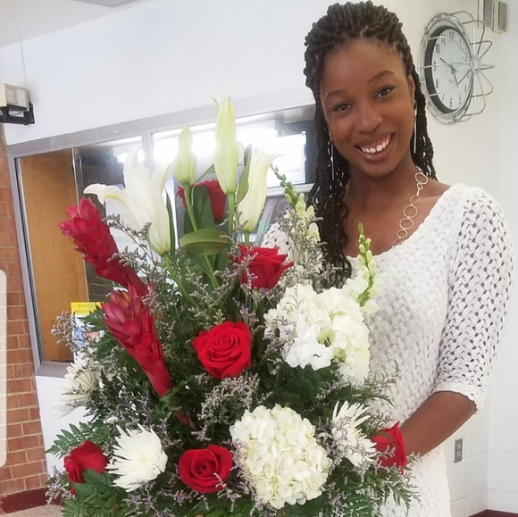 Meet your Posher, June - Picture 1 of 3